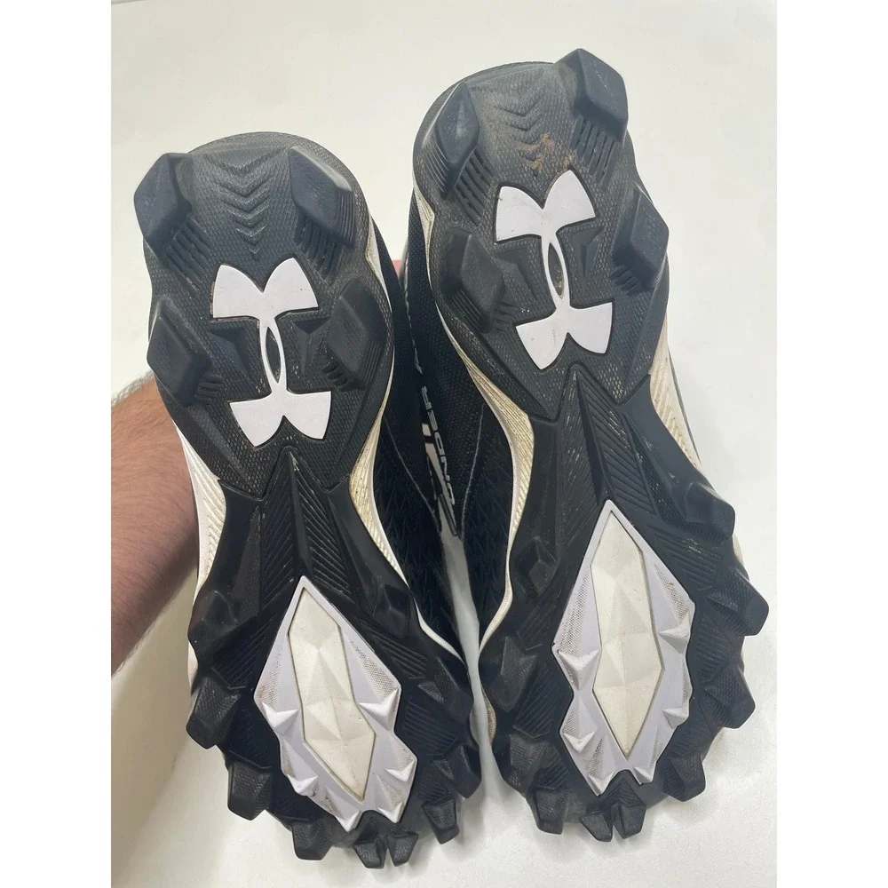 Under Armour Mens Black Football Cleats Mid Top Shoes 3022174-001 Size 10